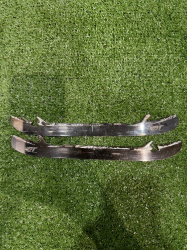 BladeTech Holders, Runners, & Replacement Steel Blades 238 mm (Used)