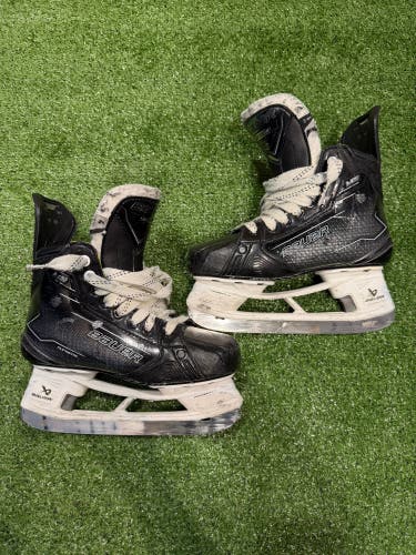 Intermediate Bauer Supreme M50 Pro Hockey Skates Size 4 (Used)