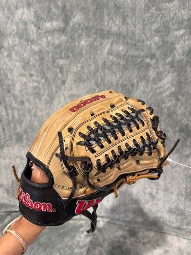 Brown Wilson A2000 RH Baseball Glove 11.75" (Used)