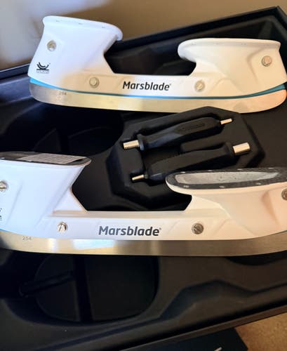 NEW Marsblade FE Ice Hockey Holders & Chassis Set – Size 254mm (New in Box)