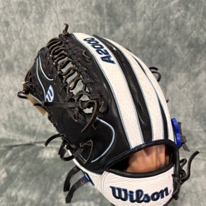 Black Wilson A2000 LH Outfield Baseball Glove 12.75" (Used)