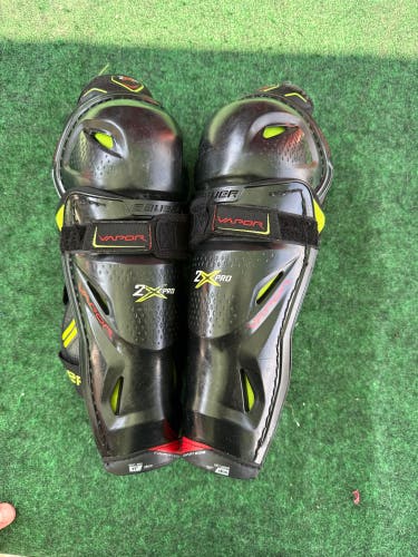 Junior Bauer Vapor 2X Pro Shin Pads 11" (Used)