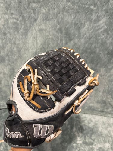 Gray Wilson A1000 RH Pitcher's Softball Glove 12" (Used)