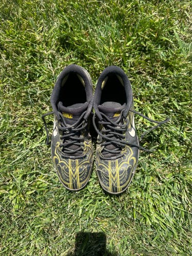 Black Men's Size M 10.5 (W 11.5) Adult Nike Nike alpha huarache elite 4 Low Top Metal (Used)