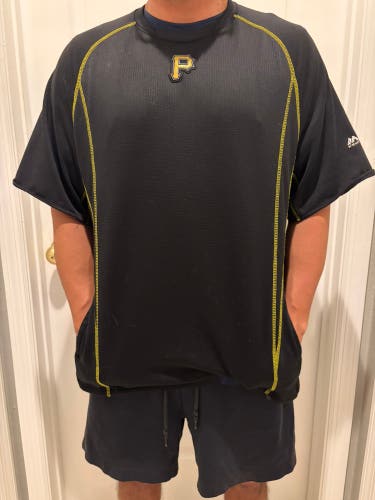 Black Men's Large Majestic Sweatshirt (Used)