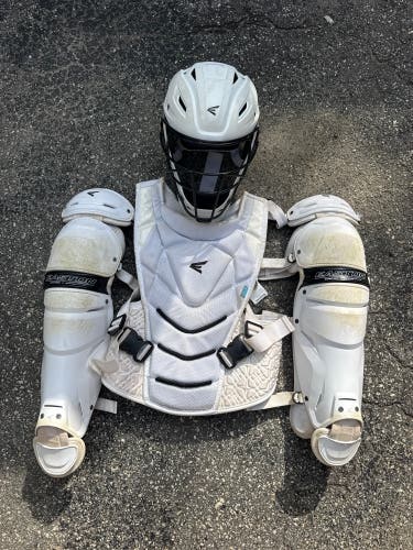 White Adult Easton Jen Schro The Very Best Catcher's Set (Used) | Large