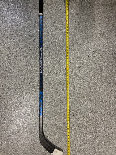 Junior CCM JetSpeed Right Handed Hockey Stick P29 30 Flex (Used)