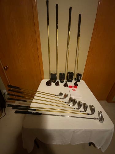Excellent Condition Wilson Power Source Men's RH Complete Golf Club Set 12 Clubs