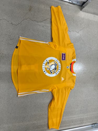 NHL PITTSBURGH PENGUINS Yellow Size 56 Men's Adidas Jersey (Used)