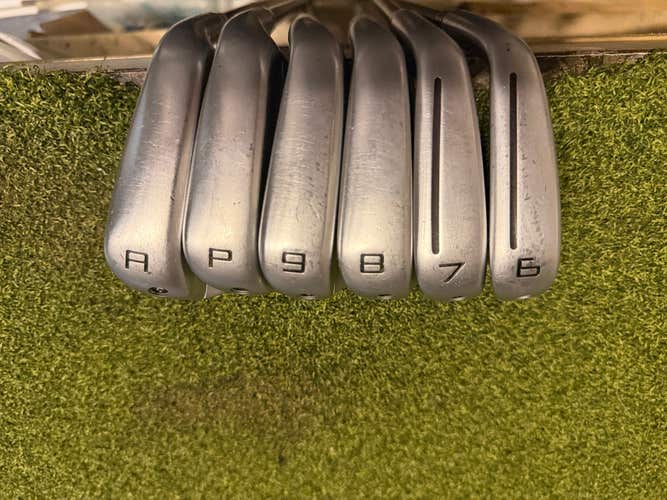 TaylorMade P790 6-AW Iron Set, Recoil Regular Flex, RH