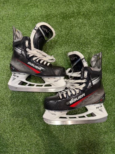 Senior Bauer Vapor X3 Hockey Skates Regular Width 7 (Used)