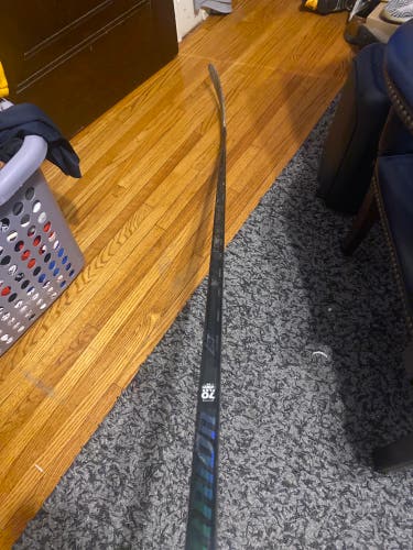Senior Warrior Covert QR6 Pro Right Handed Hockey Stick W28 70 Flex Pro Stock (Used)