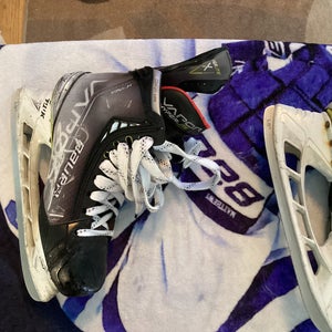 2021 Bauer Vapor Hyperlite Hockey Skates 10 (Used)