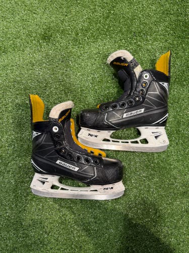 Youth Bauer Supreme S160 Hockey Skates Regular Width 13 (Used)