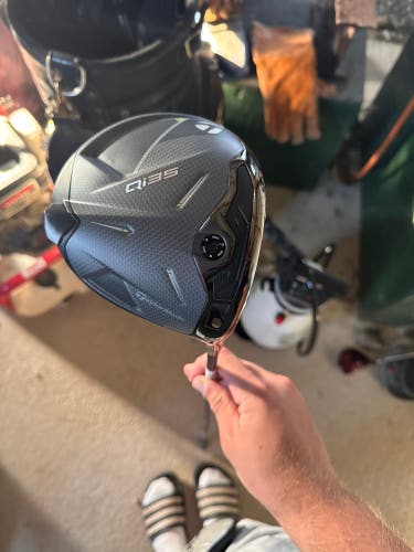 Men's TaylorMade Qi35 Right Handed Driver Stiff Flex 9 Loft Graphite Shaft (Used)