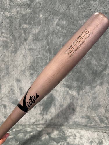 2025 Victus Torpedo Maple Bat (-3) Maple 32" (Used)