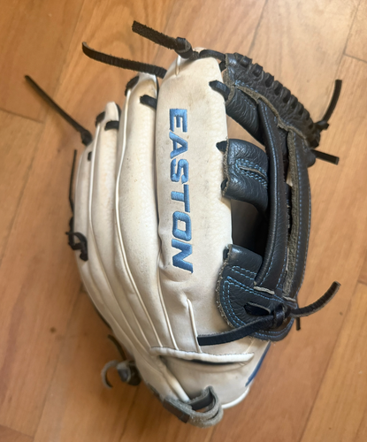 Easton RH Infield Black Magic Fast Pitch Softball Glove 12" (Used)