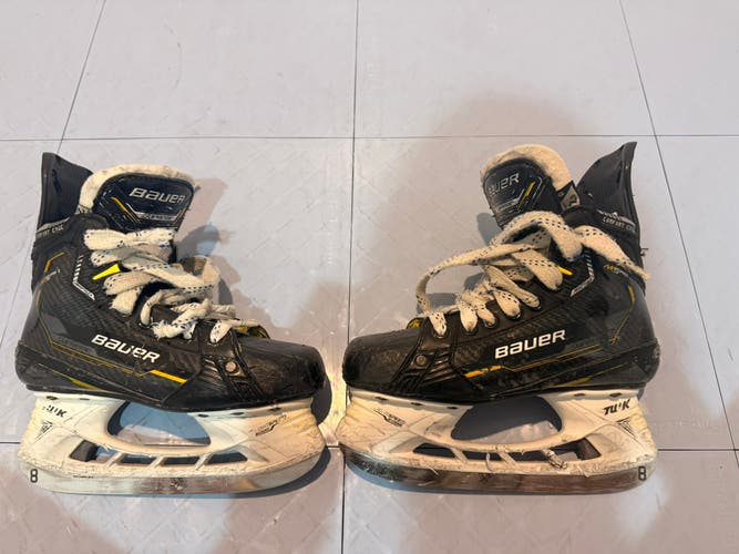 2022 Bauer Supreme M5 Pro Hockey Skates Size 2.5 (Used)