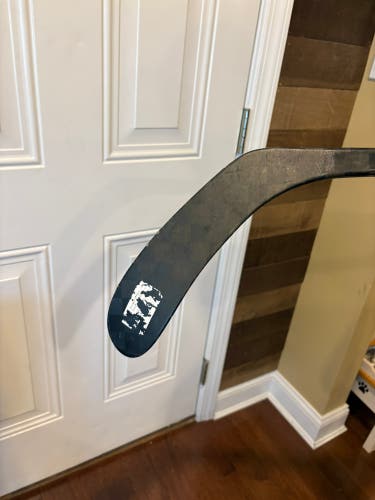 Junior Bauer Pulse Right Handed Hockey Stick P28 40 Flex (Used)