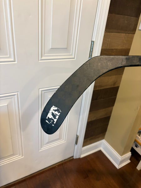 Junior Bauer Pulse Right Handed Hockey Stick P28 40 Flex (Used)