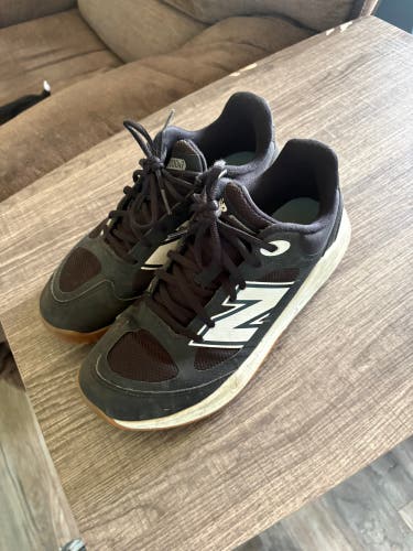 Black Men's Size M 7.0 (W 8.0) Youth New Balance Fresh Foam Turf 3000 Shoes (Used)