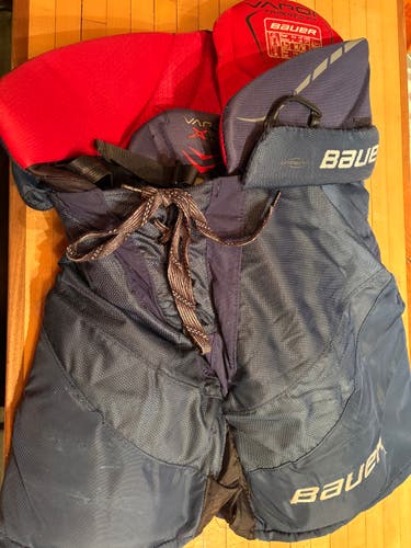 Junior Medium Bauer Vapor X900 Lite Hockey Pants (Used)