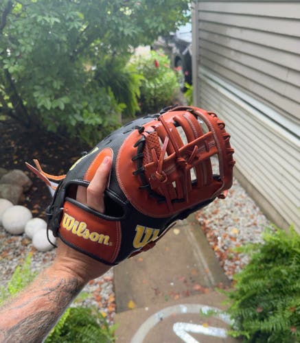 Wilson A2000 RH First Base Baseball Glove 12.5" (New)