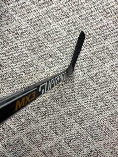 Senior Bauer Supreme MX3 Left Hand Hockey Stick P91A 95 Flex Pro Stock (Used)