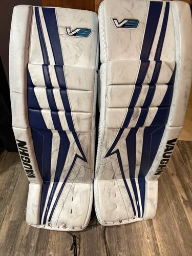 30+2" Vaughn V9 Goalie Leg Pads (Used)
