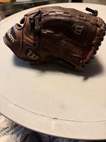 Wilson A2K RH Pitcher's Baseball Glove 11.75" (Used)