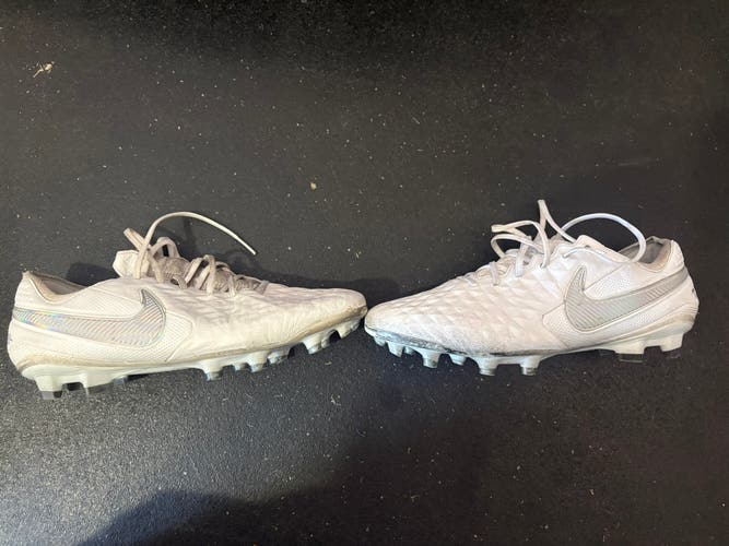 White Men's Size M 9.5 (W 10.5) Nike Tiempo legend 8 elite fg Cleats (Used)