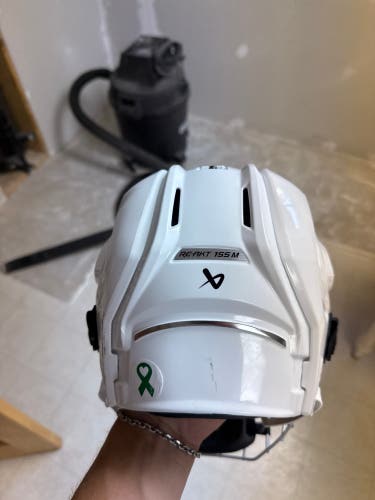 Medium Bauer Re-Akt 155 Helmet (Used)