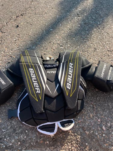 Junior Large Bauer Supreme S170 Goalie Chest Protector (Used)