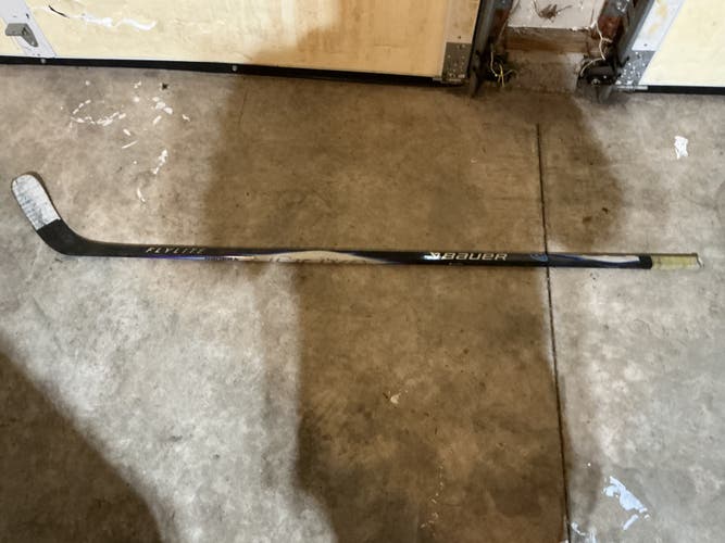 Intermediate Bauer Vapor Flylite Right Handed Hockey Stick P88 77 Flex (Used)