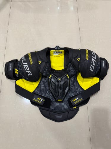 Men's Extra Large Senior Bauer Supreme M3 Shoulder Pads (Used)