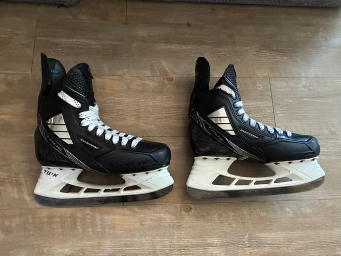 True Pro Custom Hockey Skates Wide Width Size 6.5 (Used)