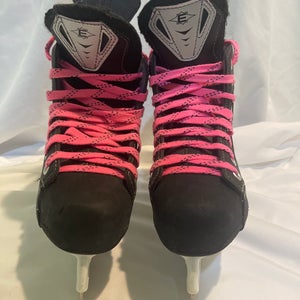Blue Easton Synergy EQ9.9 Hockey Skates Size 4 (Used)