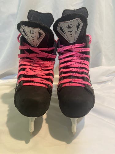 Blue Easton Synergy EQ9.9 Hockey Skates Size 4 (Used)