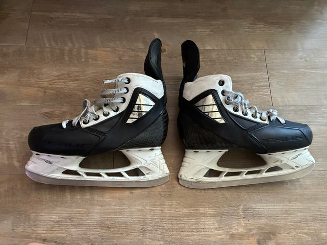 True Pro Custom Hockey Skates Extra Wide Width Size 6.5 (Used)