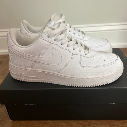 White Men's Size M 6.5 (W 7.5) Adult Nike Air Force 1 Kobe Bryant Forever White Shoes (New)