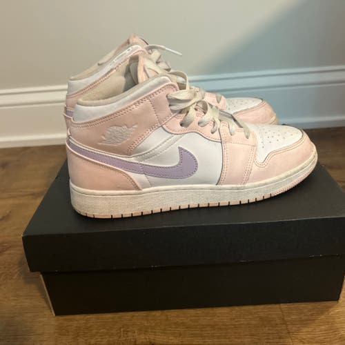 Pink Women's 7Y (Big Kids / Youth) Youth Air Jordan 1 Mid Shoes (Used)