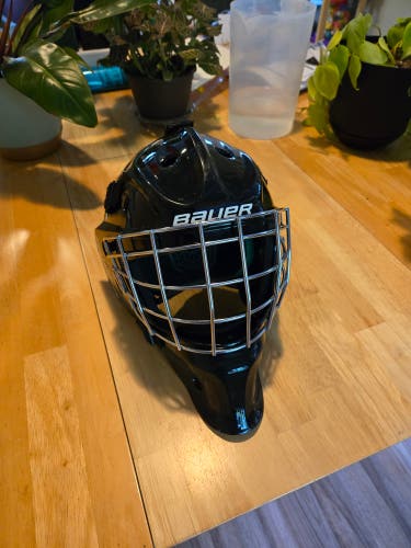 Senior Small 2018 Bauer NME 4 Goalie Mask (Used)