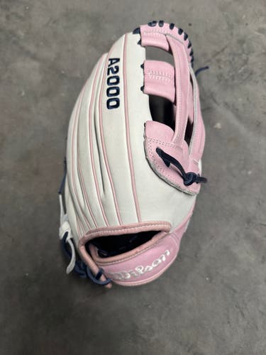 Outfield RH Wilson A2000 Baseball Glove 12.75" (New)