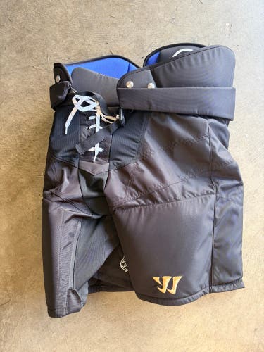 Senior Medium Warrior Covert QRE Pro Hockey Pants Pro Stock (New)