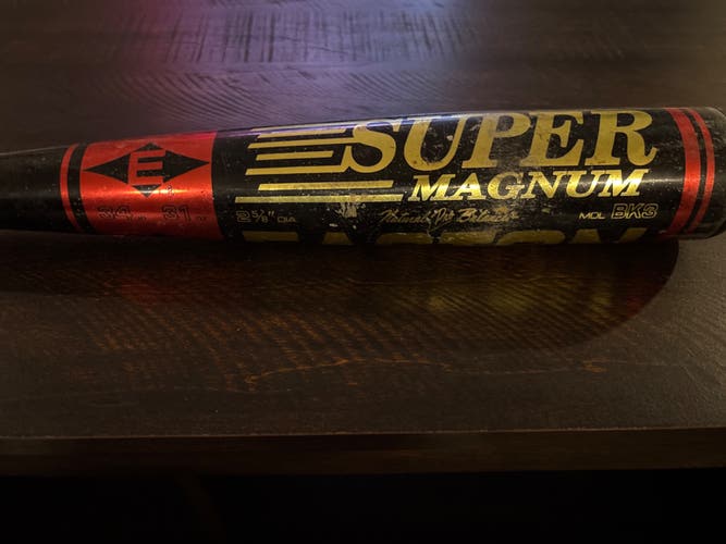 Easton Magnum Bat (-3) 31 oz 34" (Used)
