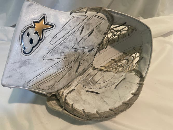 Brian's NetZero 2 Youth Goalie Glove (Regular)(Used)