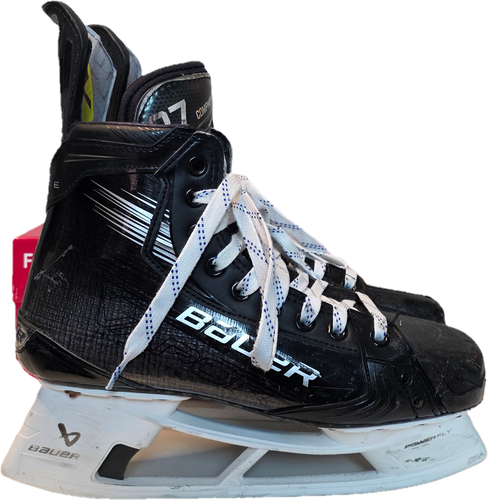 Bauer Vapor Hyperlite 2 Hockey Skates Pro Stock 9.5 (Used)-26080133-02