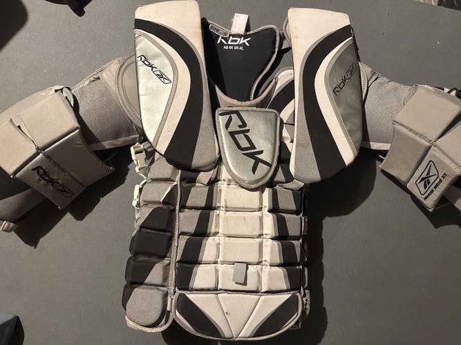 XL Reebok AB 6K Goalie Chest Protector (Used)