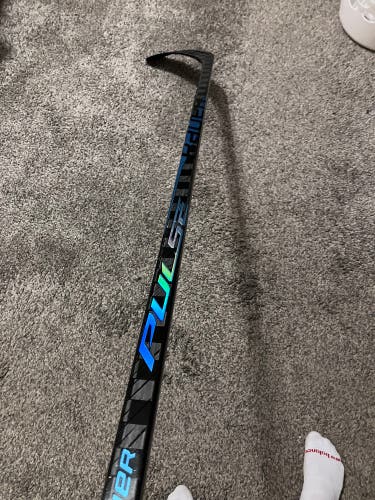 Senior Bauer Pulse Right Handed Hockey Stick P92 80 Flex (Used) couple practices only