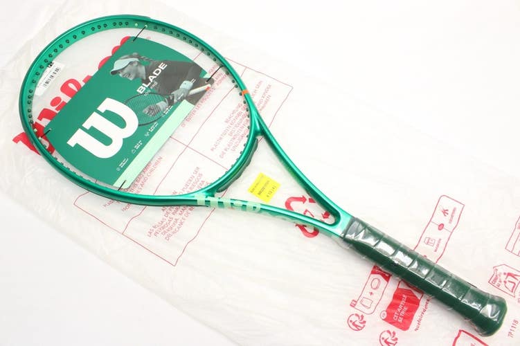 *NEW* 2026 WILSON BLADE PRO 100 (VER 10) TENNIS RACQUET (4 1/2) UNSTRUNG